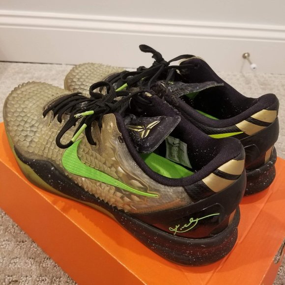 Athletic_Shoes